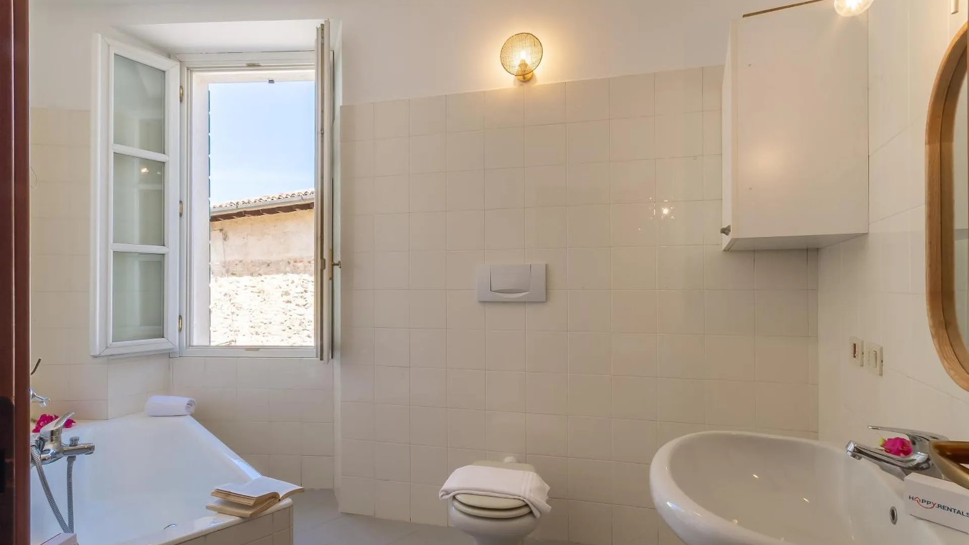 Lauri House Lakeview & Shared Pool - Happy Rentals San Felice del Benaco 0*,