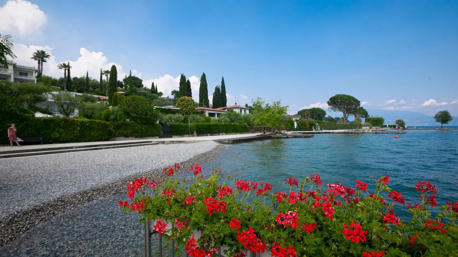 Lauri House Lakeview & Shared Pool - Happy Rentals San Felice del Benaco Appartement