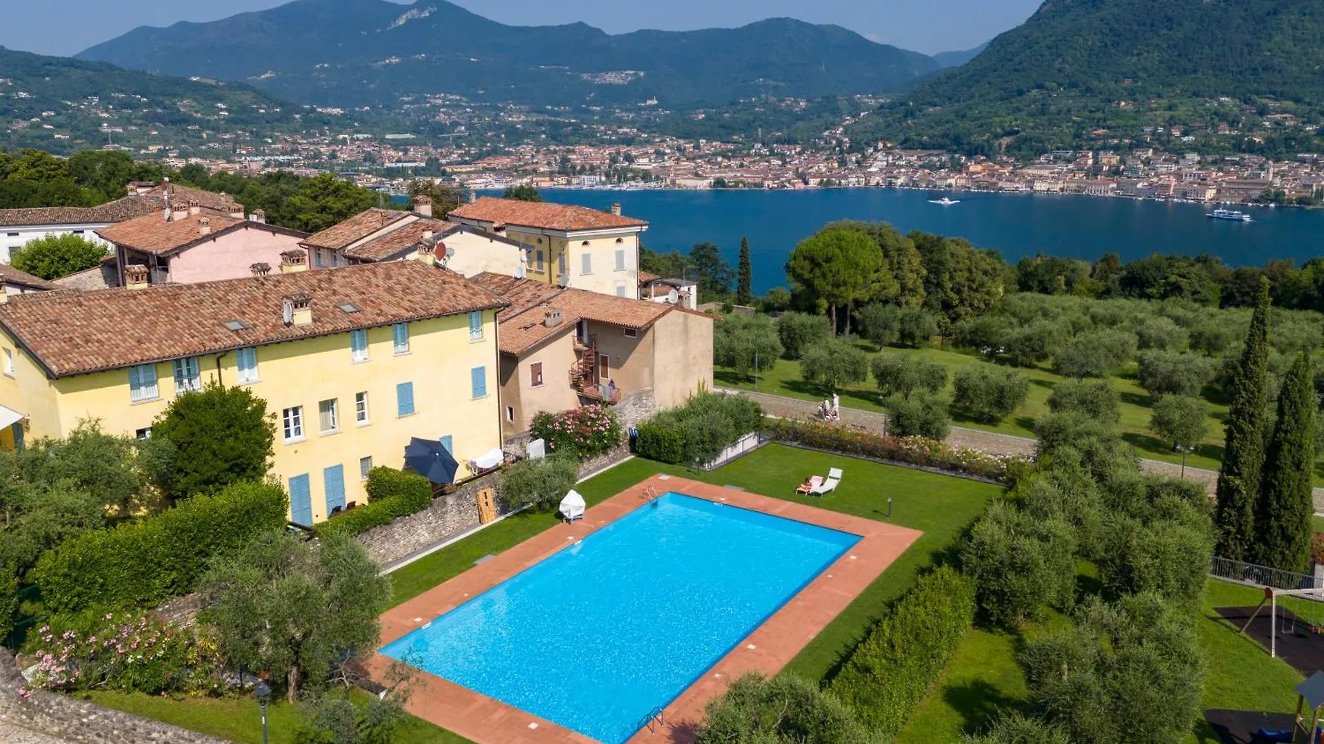Lauri House Lakeview & Shared Pool - Happy Rentals San Felice del Benaco Italië